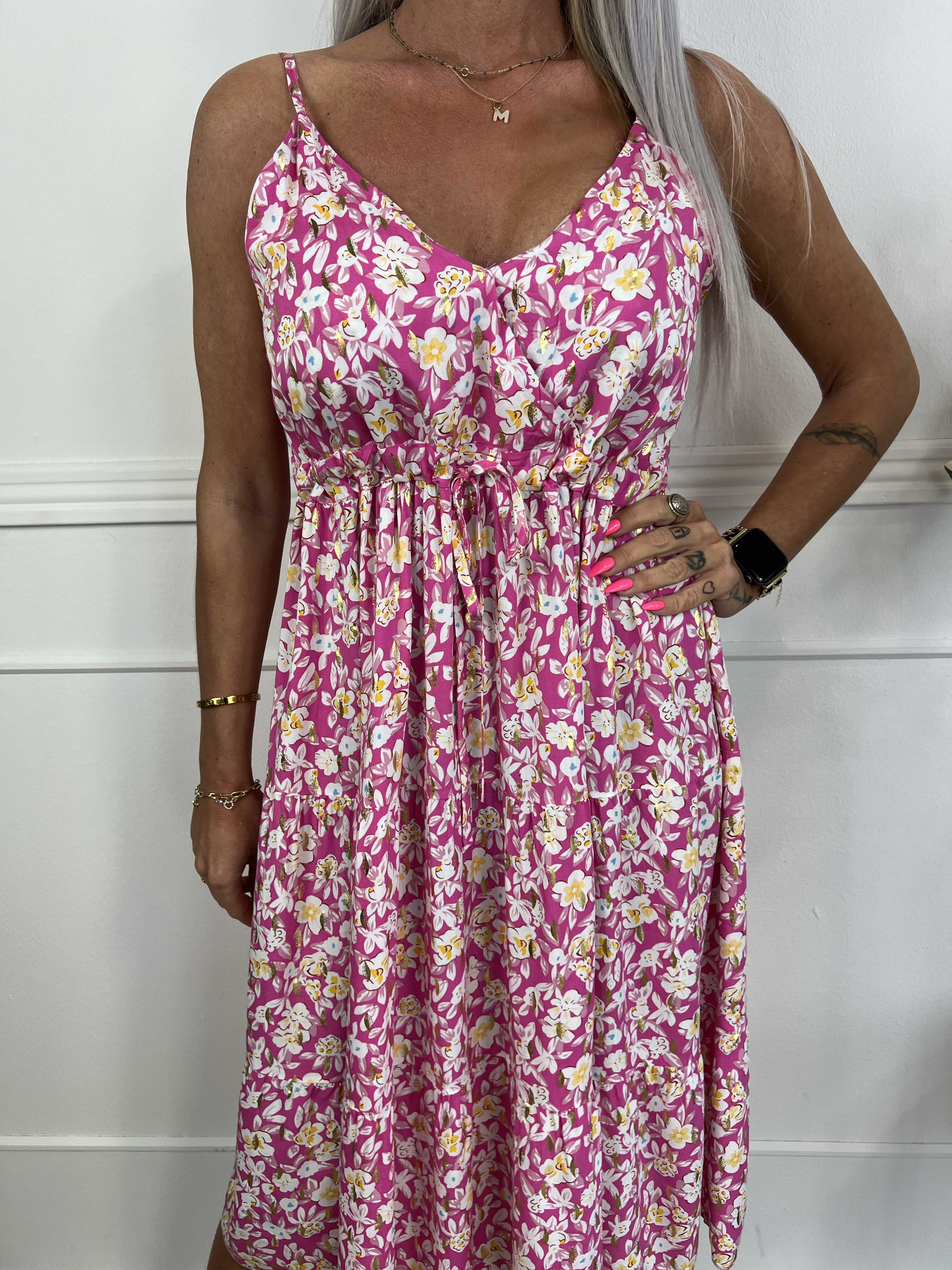 Lucie Small Flower Short - Viskosbandklänning i blommigt tryck med v-ringning